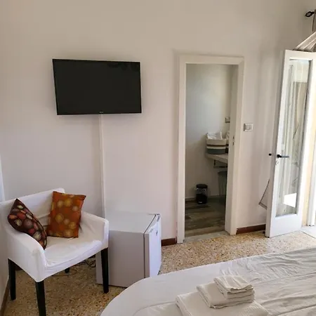 Attico Ateneo Lejlighed *